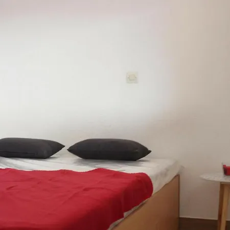 2 Pieces Avec Balcon, Piscine, Parking Et Wi-fi Aux Minimes, - Fr-1-246-273 Λα Ροσέλ