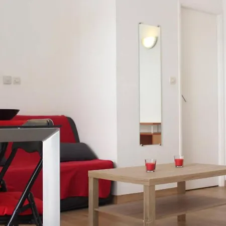 2 Pieces Avec Balcon, Piscine, Parking Et Wi-fi Aux Minimes, - Fr-1-246-273 Διαμέρισμα *